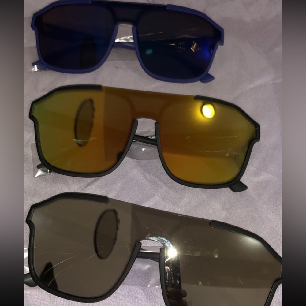 Sunglasses. - Picture 6 of 11